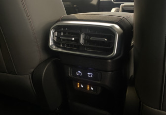 Подержанный автомобиль Jetour T2 2024 года (9 фото)