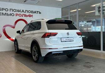 Подержанный автомобиль Volkswagen Tiguan 2019 года (6 фото)