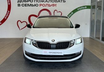 Подержанный автомобиль Skoda Octavia Liftback 2017 года (2 фото)