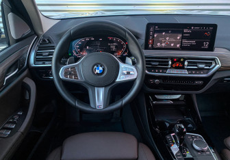 Подержанный автомобиль BMW X3 2024 года (16 фото)