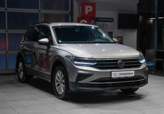 Подержанный автомобиль Volkswagen Tiguan 2021 года (3 фото)