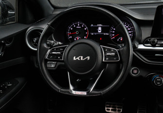 Подержанный автомобиль Kia Cerato Sedan 2021 года (12 фото)