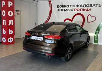 Подержанный автомобиль Kia Cerato Sedan 2017 года (4 фото)