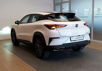 Подержанный автомобиль Changan UNI-T 2023 года (6 фото)