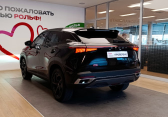 Подержанный автомобиль Omoda C5 2023 года (6 фото)