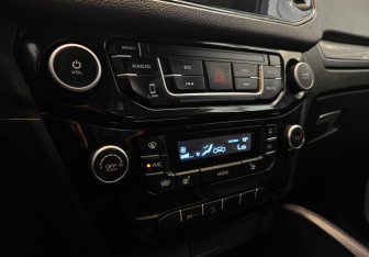 Подержанный автомобиль Geely Emgrand X7 2019 года (12 фото)