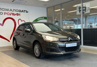 Подержанный автомобиль Citroen C4 Hatchback 2012 года (3 фото)