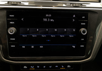 Подержанный автомобиль Volkswagen Tiguan 2019 года (13 фото)