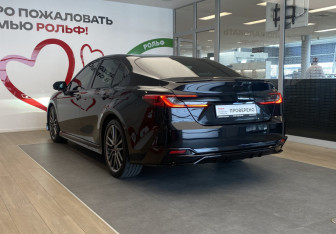 Подержанный автомобиль Toyota Camry Sedan 2024 года (6 фото)