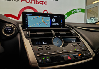 Подержанный автомобиль Lexus NX 2018 года (11 фото)