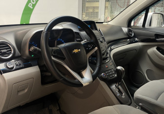Подержанный автомобиль Chevrolet Orlando 2012 года (13 фото)