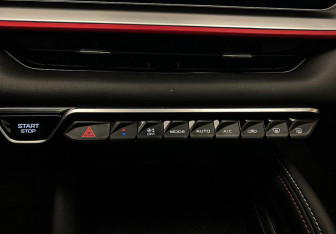 Подержанный автомобиль Geely Coolray 2024 года (15 фото)