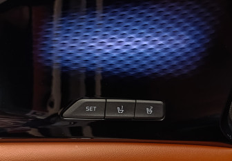 Подержанный автомобиль Kia Carnival 2021 года (23 фото)