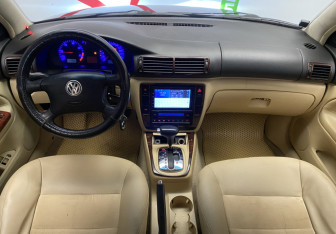 Подержанный автомобиль Volkswagen Passat Sedan 1999 года (9 фото)
