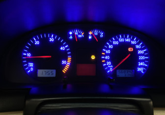 Подержанный автомобиль Volkswagen Passat Sedan 1999 года (14 фото)