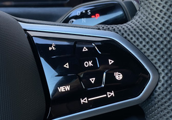 Подержанный автомобиль Volkswagen Tiguan 2025 года (31 фото)