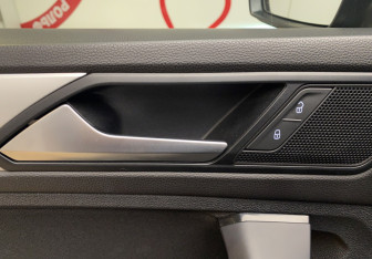 Подержанный автомобиль Volkswagen Tiguan 2021 года (12 фото)