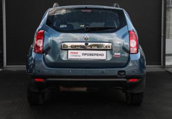 Подержанный автомобиль Renault Duster 2012 года (5 фото)