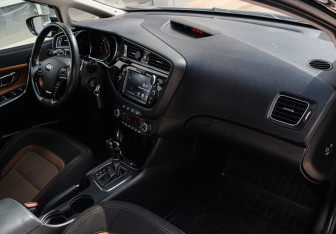Подержанный автомобиль Kia Ceed Wagon 2017 года (7 фото)