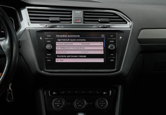 Подержанный автомобиль Volkswagen Tiguan 2019 года (11 фото)