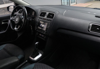 Подержанный автомобиль Volkswagen Polo Sedan 2019 года (7 фото)