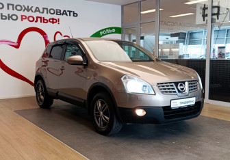 Подержанный автомобиль Nissan Qashqai 2009 года (3 фото)