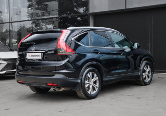 Подержанный автомобиль Honda CR-V 2013 года (4 фото)