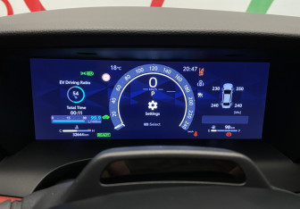 Подержанный автомобиль Toyota Camry Sedan 2024 года (28 фото)