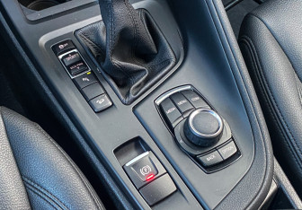 Подержанный автомобиль BMW X1 2020 года (16 фото)