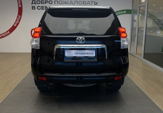 Подержанный автомобиль Toyota Land Cruiser Prado 2012 года (5 фото)