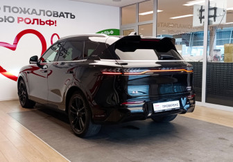 Подержанный автомобиль Voyah Free 2023 года (6 фото)