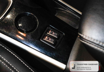 Подержанный автомобиль Mitsubishi Outlander 2022 года (14 фото)