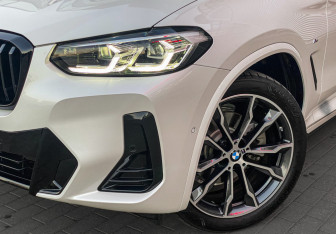 Подержанный автомобиль BMW X3 2024 года (4 фото)