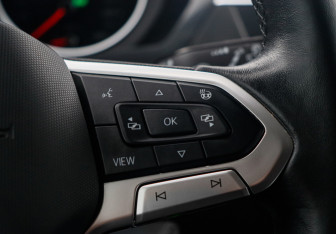 Подержанный автомобиль Volkswagen Tiguan 2021 года (15 фото)