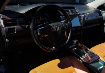 Подержанный автомобиль Toyota Camry Sedan 2016 года (14 фото)