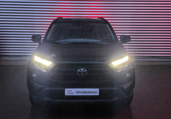 Подержанный автомобиль Toyota RAV4 2025 года (2 фото)