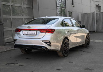 Подержанный автомобиль Kia Cerato Sedan 2018 года (4 фото)