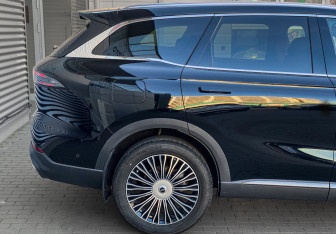 Подержанный автомобиль Chery Tiggo 9 2024 года (8 фото)