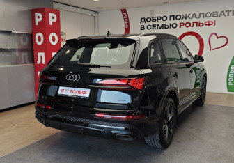 Новый Audi Q7 2025 (4 фото)