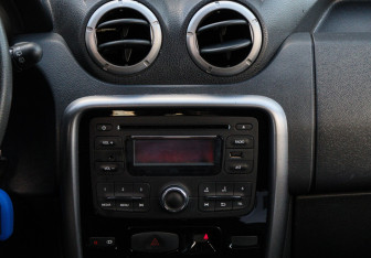 Подержанный автомобиль Renault Duster 2012 года (10 фото)