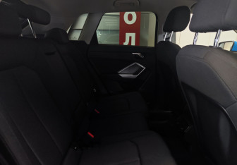 Подержанный автомобиль Audi Q3 2020 года (7 фото)