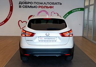Подержанный автомобиль Nissan Qashqai 2018 года (5 фото)