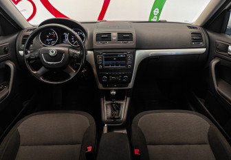Подержанный автомобиль Skoda Yeti 2013 года (9 фото)