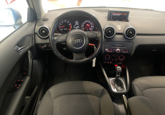 Подержанный автомобиль Audi A1 2014 года (10 фото)