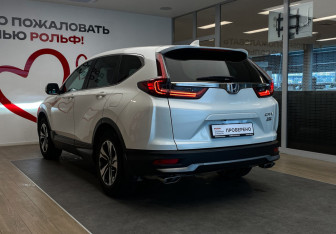 Подержанный автомобиль Honda CR-V 2020 года (6 фото)