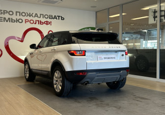 Подержанный автомобиль Land Rover Range Rover Evoque 2015 года (6 фото)