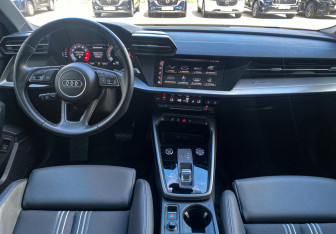 Подержанный автомобиль Audi A3 Hatchback 2021 года (12 фото)