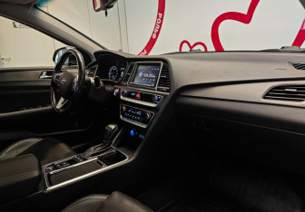 Подержанный автомобиль Hyundai Sonata 2018 года (7 фото)