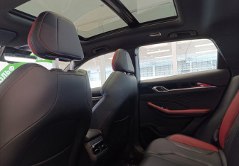 Подержанный автомобиль Geely Coolray 2024 года (12 фото)
