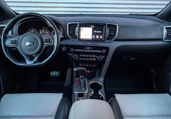 Подержанный автомобиль Kia Sportage 2018 года (11 фото)